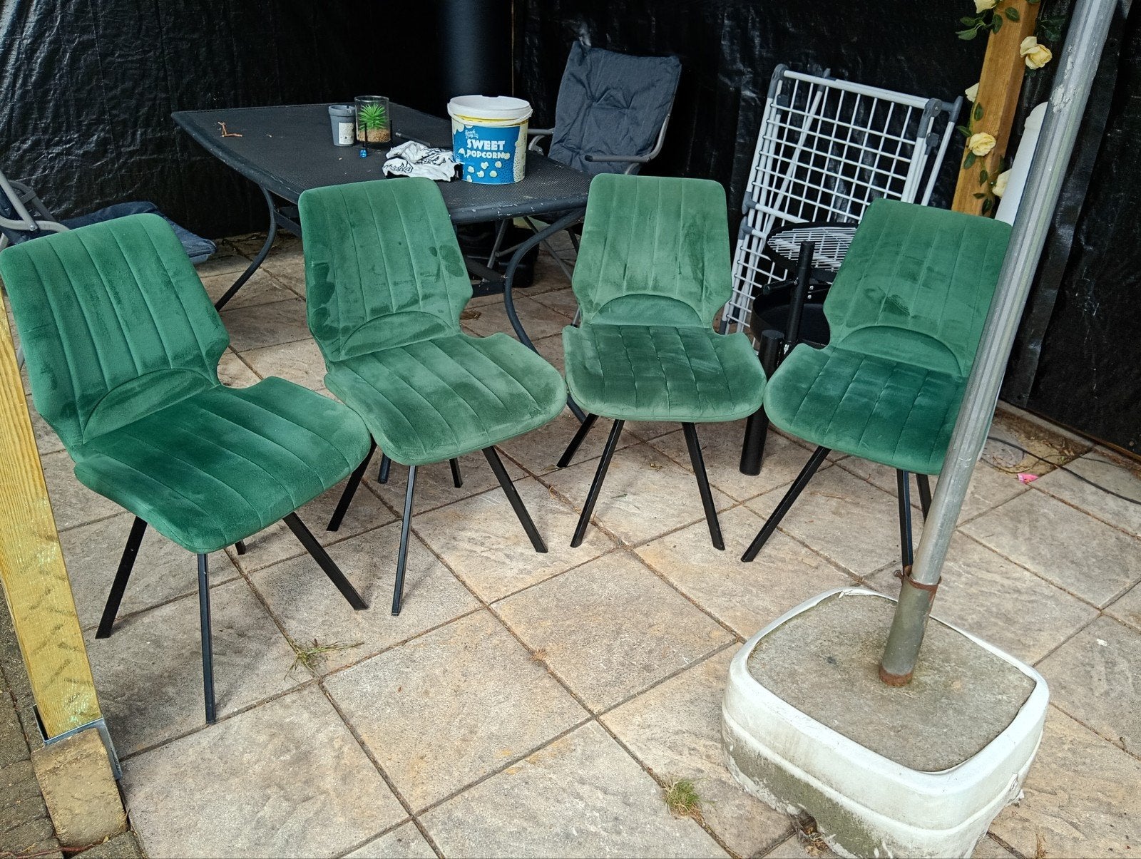 Set van 4 groene fluwelen eetkamerstoelen, Huis en Inrichting, Stoelen, Gebruikt, Vier, Metaal, Stof, Overige kleuren, Ophalen of Verzenden