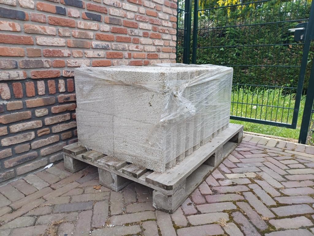 Grind betonblok 325x100x240 / 40 stuks, Ophalen, Nieuw, Bakstenen