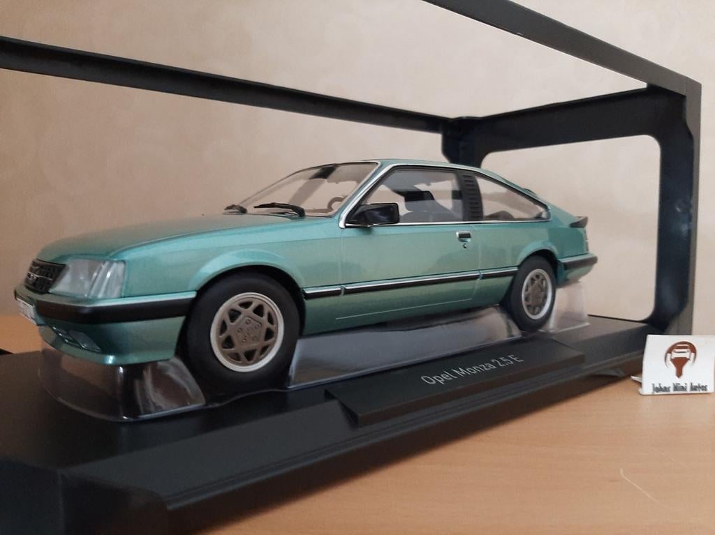Opel Monza 2.5 E Beryll Groen Metallic 1983 van Norev 1:18, Auto, Norev, Ophalen of Verzenden, Norev