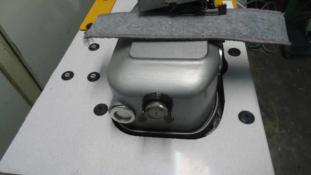 Industrie Titan Festoneer Machine DK 2500A, Overige merken, Gebruikt, Ophalen of Verzenden, Naaimachine