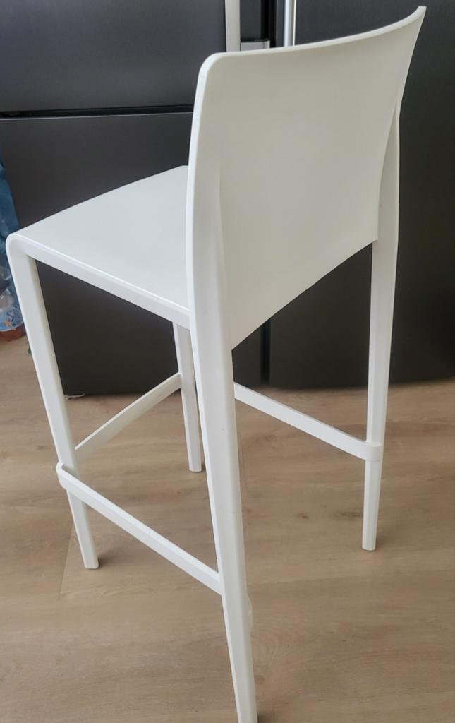 Volt Pedrali witte kunststof barkrukken, Ophalen, Kunststof, 60 tot 90 cm