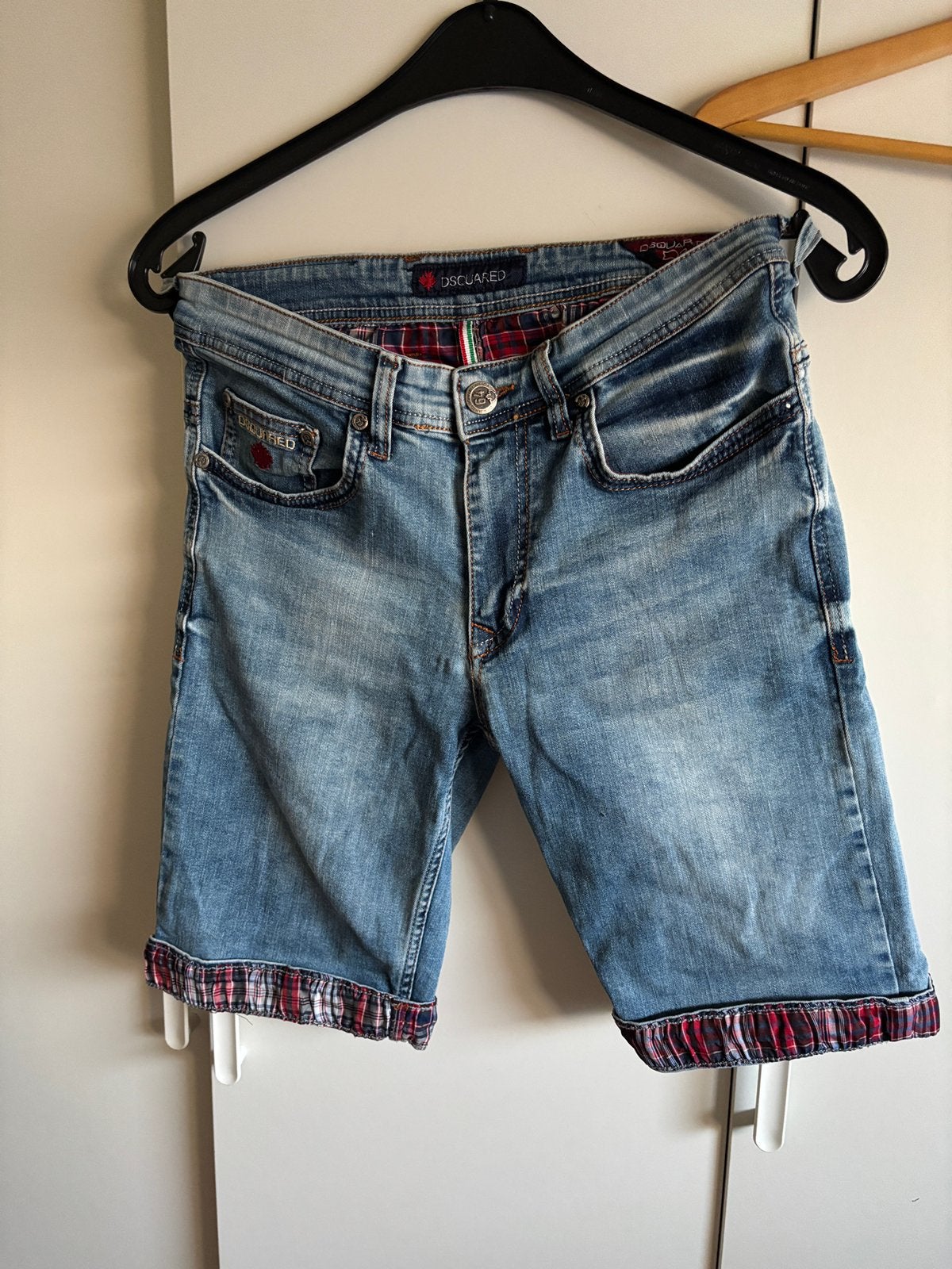 Dsquared korte broek, Ophalen of Verzenden, Zo goed als nieuw, Blauw, W32 (confectie 46) of kleiner