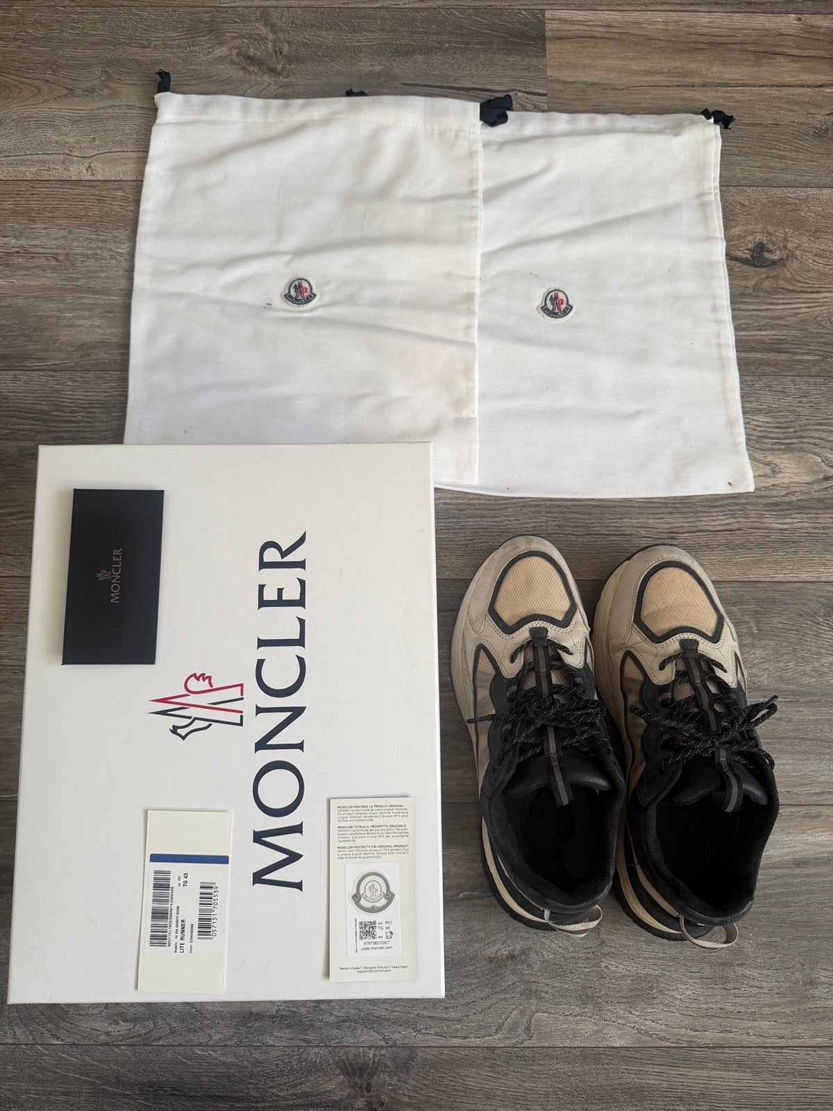 Moncler Lite Runner Sneakers - Maat 43 (Origineel + Factuur), Ophalen of Verzenden, Zo goed als nieuw