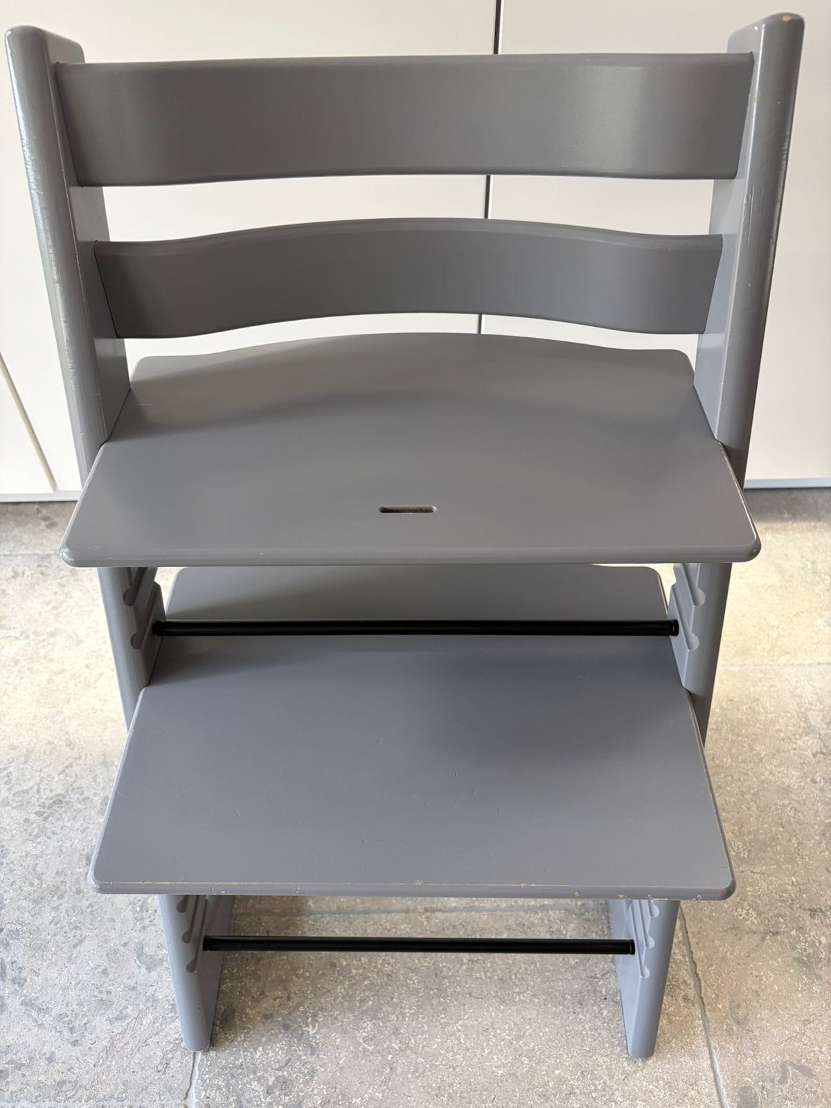 Grijze Stokke tripp trapp stoel met  gliders, Nieuw model, Ophalen of Verzenden, Zo goed als nieuw, Meegroeistoel