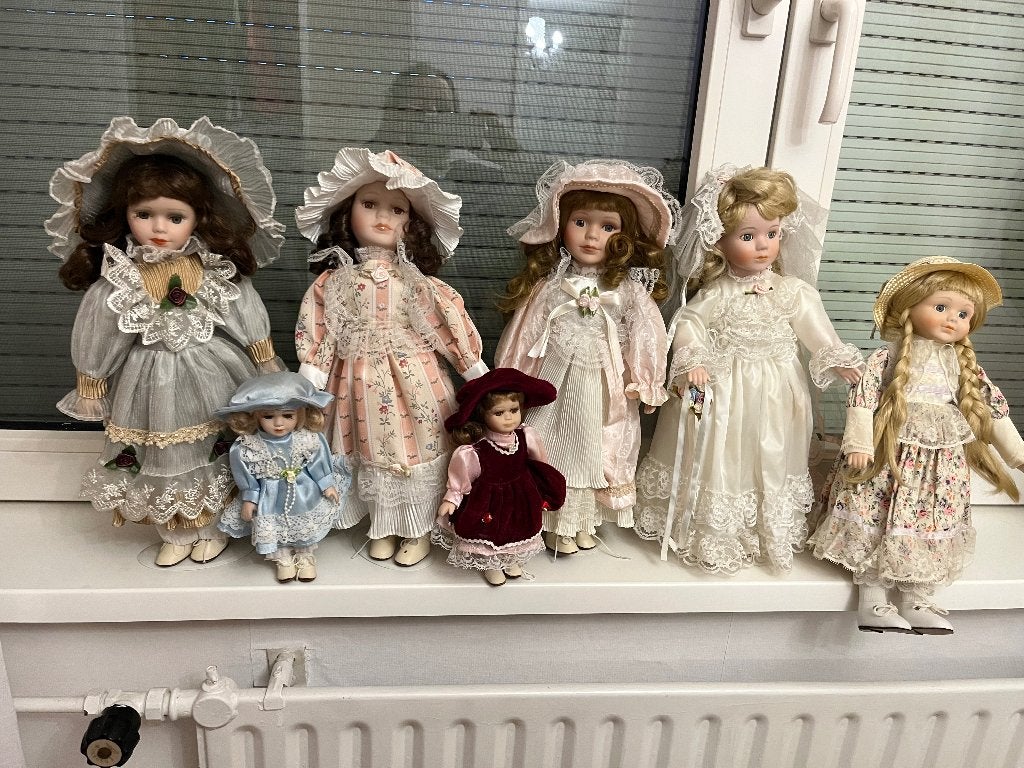Verzameling van 7 porseleinen poppen, Verzamelen, Ophalen of Verzenden, Gebruikt, Pop
