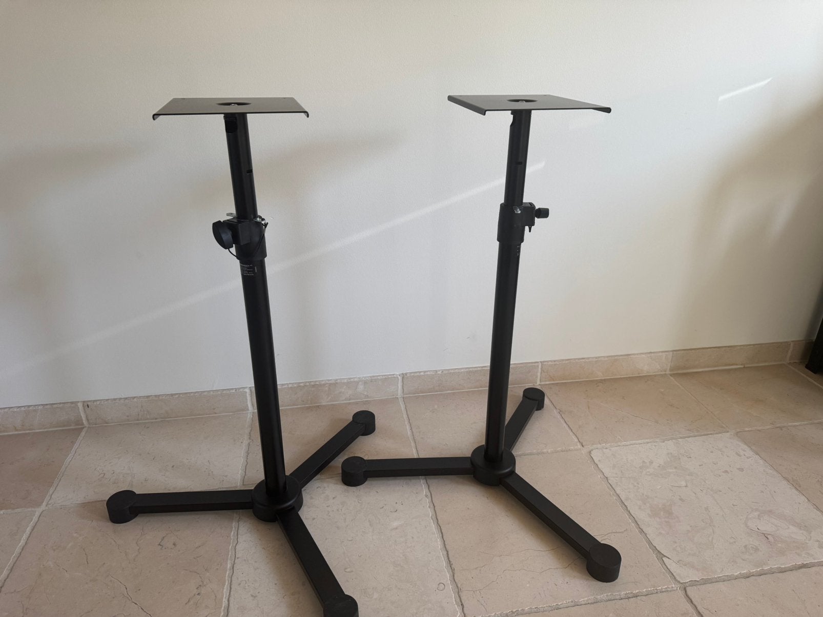 Set van 2 speakerstandaards Konig & Meyer 26722, Ophalen, Zo goed als nieuw