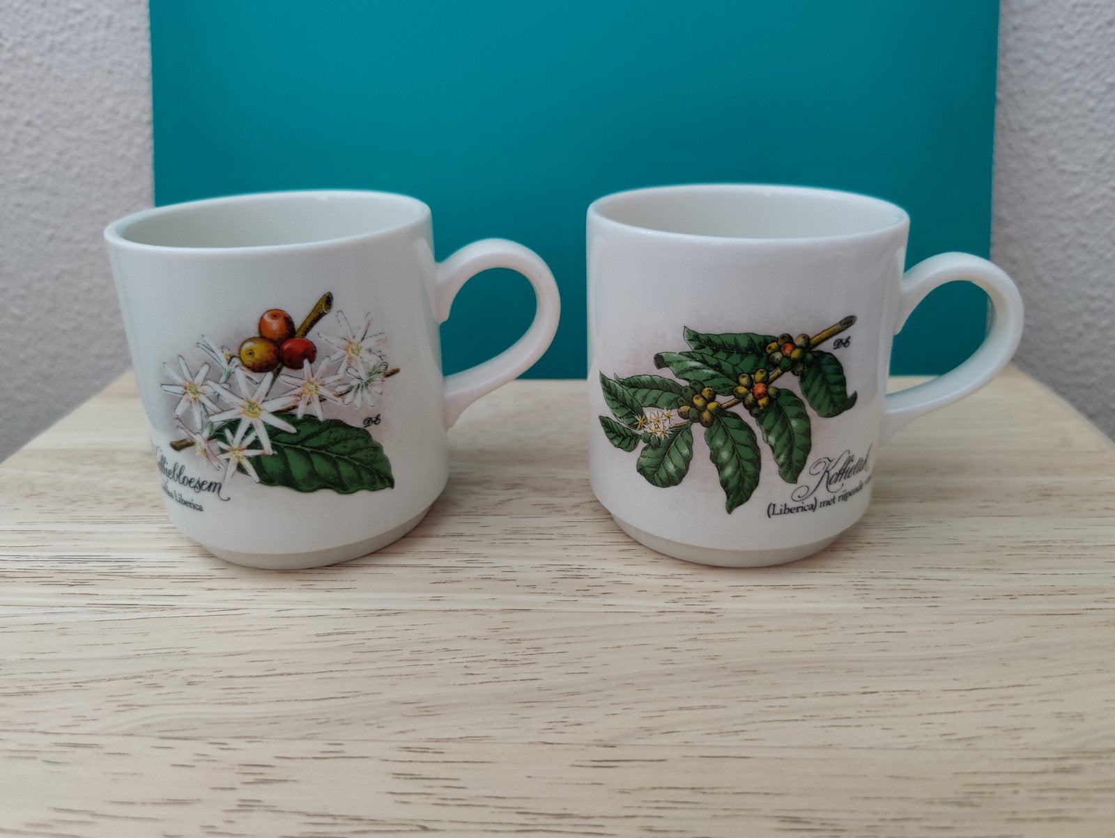 Twee mokken van Villeroy en Boch gemaakt voor Douwe Egberts, Verzenden, Villeroy & Boch, Mok, Zo goed als nieuw
