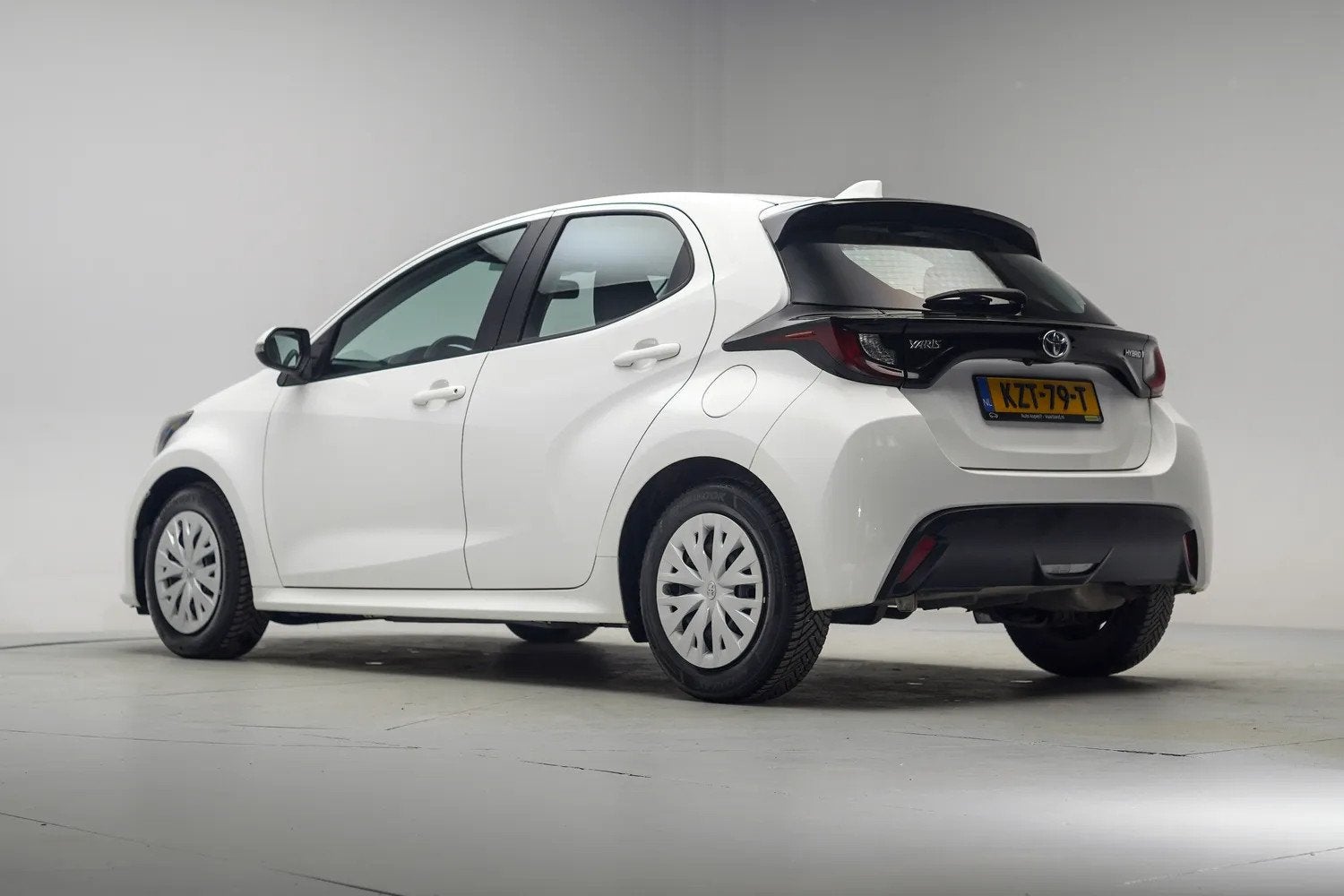 Toyota Yaris 1.5 Hybrid Active Aut. [ Navi Airco cruise Came, Auto's, Automaat, Dealer onderhouden, Gebruikt, 450 kg