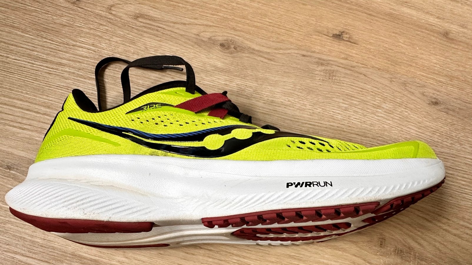 Nieuw maat 42 Saucony heerlijke hardloopschoenen sportschoen, Sport en Fitness, Loopsport en Atletiek, Ophalen of Verzenden, Zo goed als nieuw