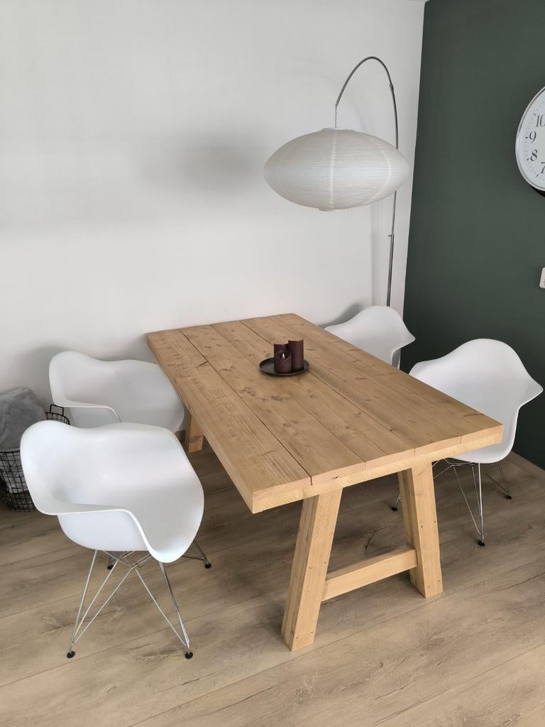 Witte kuipstoelen met chromen onderstel - Eames DAR replica, Huis en Inrichting, Stoelen, Ophalen, Wit