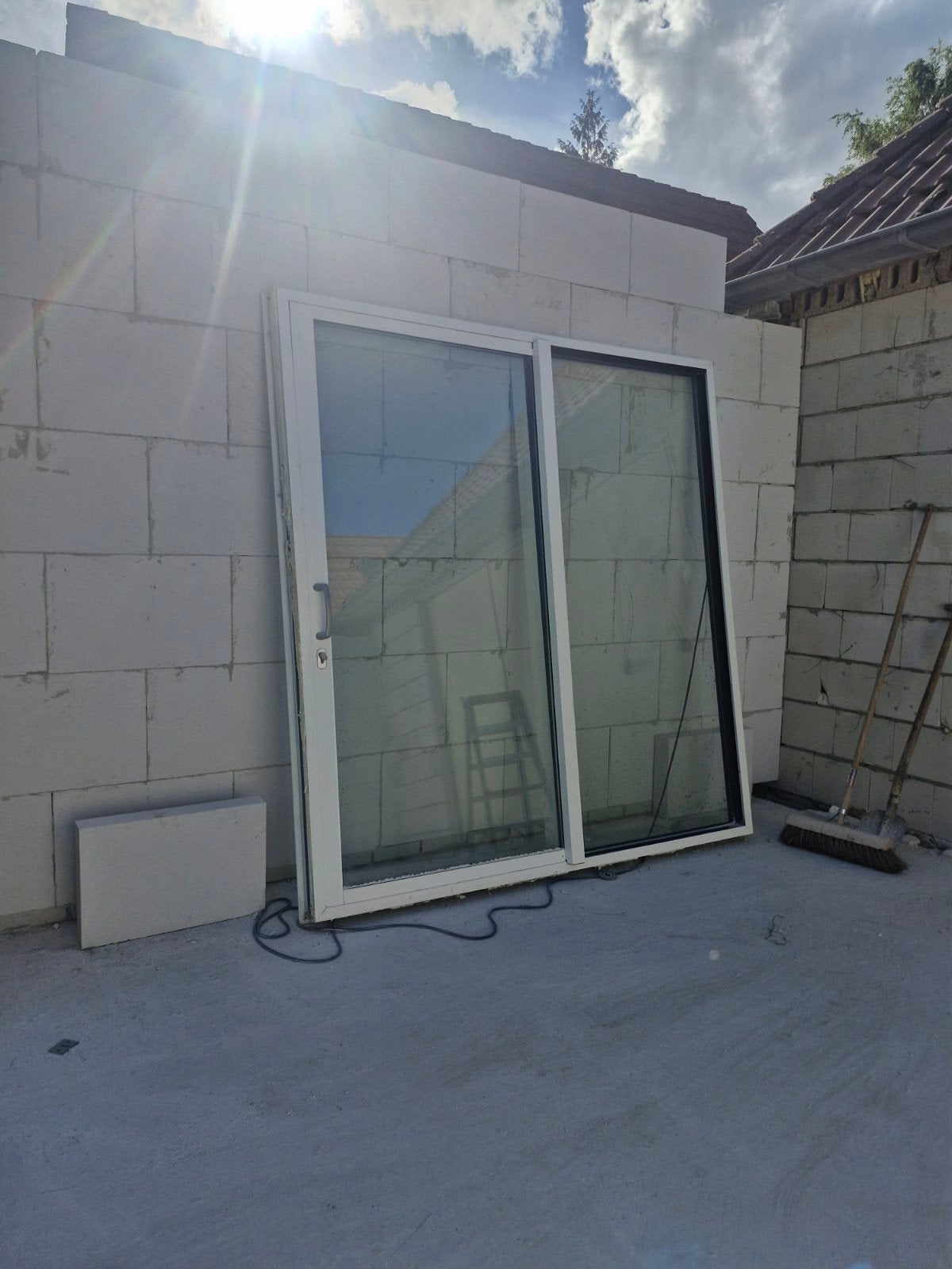 Witte alu schuifpui met dubbel glas, Doe-het-zelf en Verbouw, Deuren en Horren, Gebruikt, Ophalen of Verzenden, Buitendeur, Schuifdeur