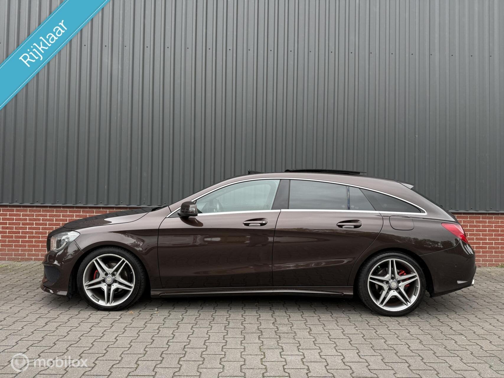Mercedes CLA-klasse Shooting Brake 180 AMG Panorama Cruise B, Auto's, 730 kg, Gebruikt, Euro 6, 4 cilinders