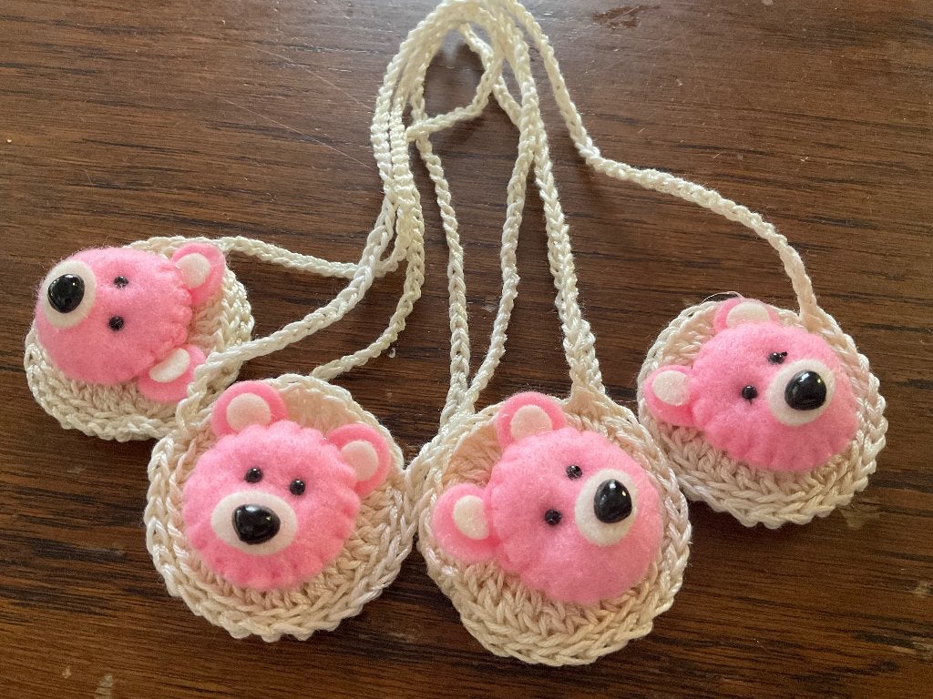 Leuke gehaakte tasjes voor poppen en beren € 3,50, Verzenden, Nieuw, Overige typen