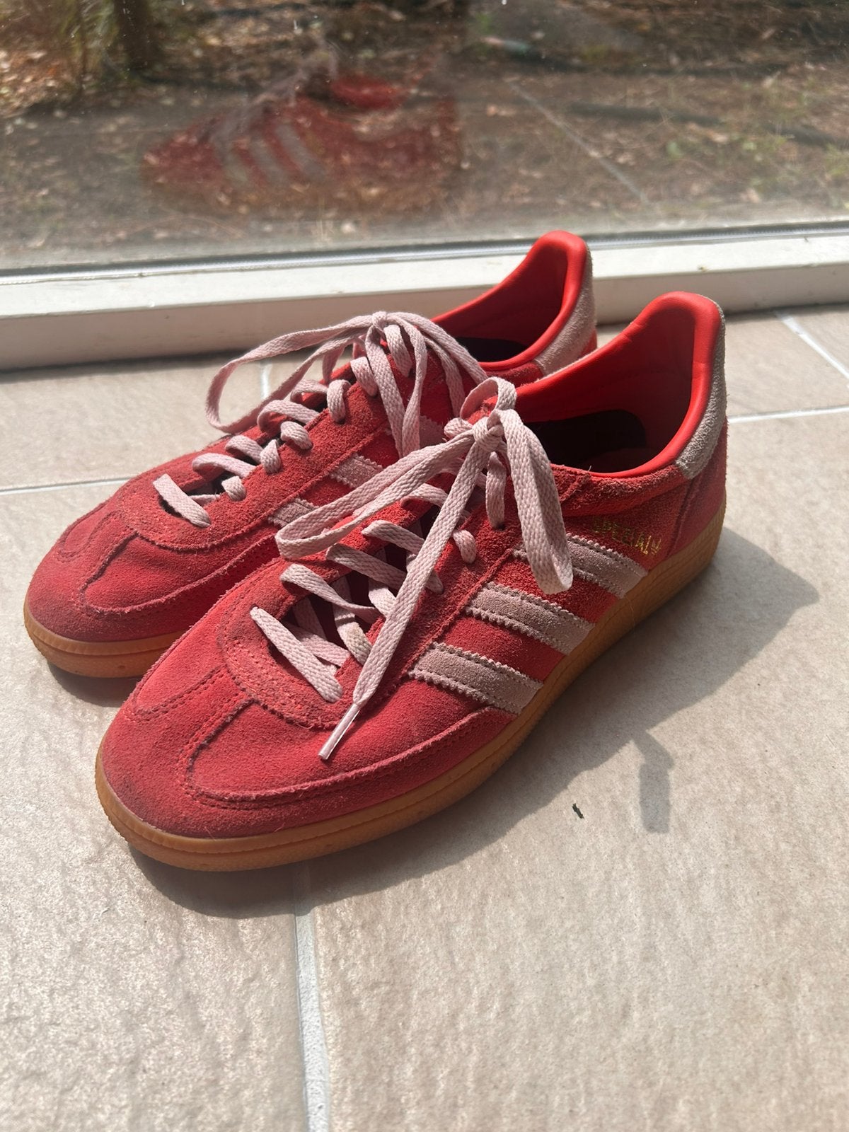 Adidas spezial, Ophalen of Verzenden, Rood, Sneakers of Gympen, Zo goed als nieuw