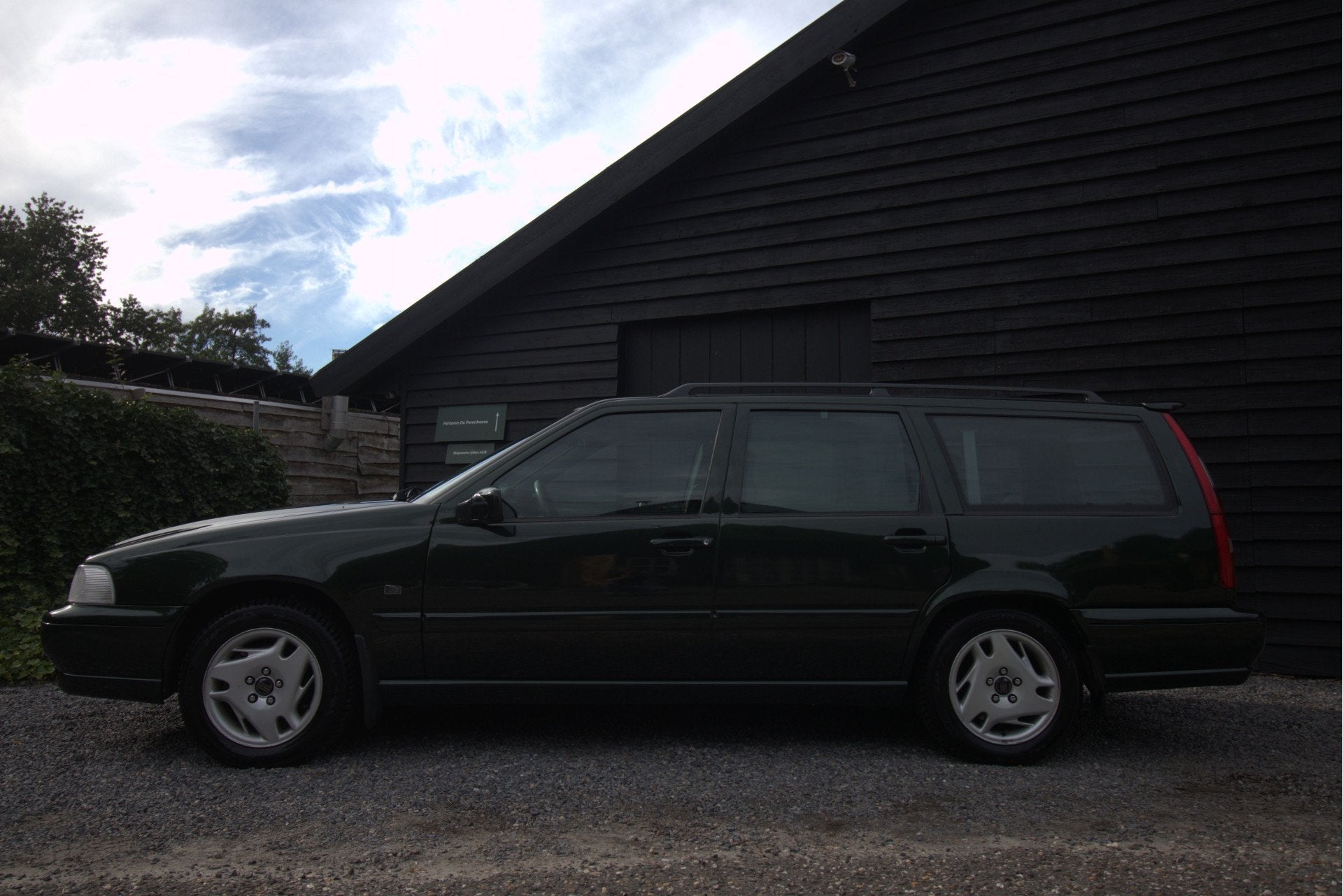 Volvo V70 2.0 Comfort line (bj 1997), Voorwielaandrijving, Stof, Zwart, Handgeschakeld