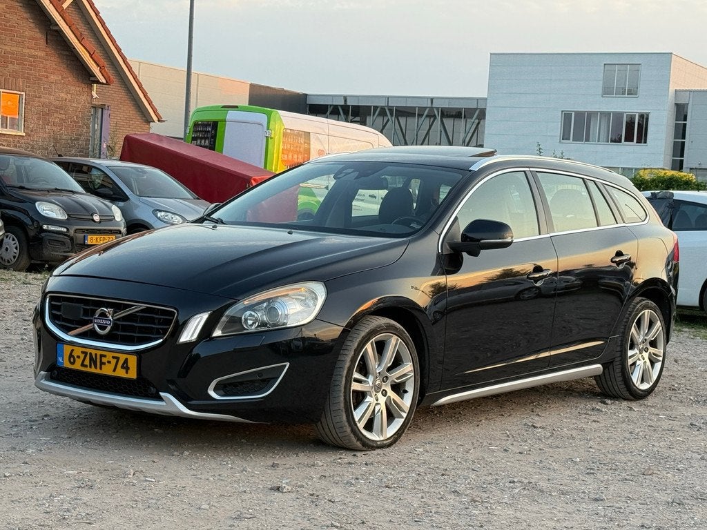 Volvo V60 2.4 D5 AWD Summum/ AUTOMAAT/DAK, Auto's, Volvo, Automaat, Euro 5, Zwart, Diesel