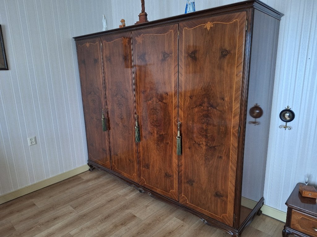 Ruime antieke kledingkast in goede staat, Gebruikt, Klassiek, Onbekend, 200 cm of meer