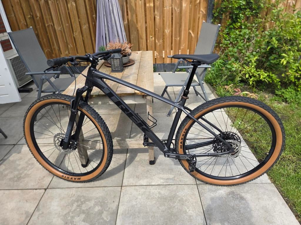 Trek MARLIN 8 gen 4 - L - Matte Dnister Black, Fietsen en Brommers, Fietsen | Mountainbikes en ATB, Hardtail, Heren, Zo goed als nieuw