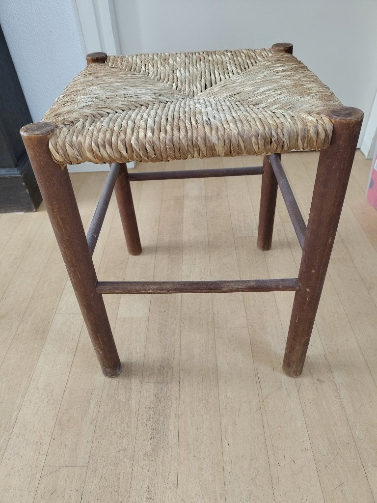 Stevig houten krukje met rieten zitting, Ophalen, Gebruikt, Hout