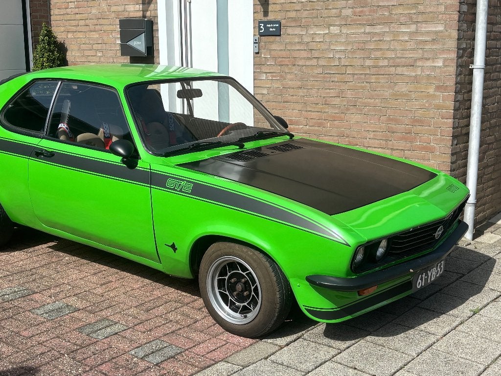 Gezocht motorkap Manta a bwj 74, Ophalen, Opel, Motorkap