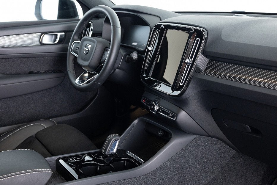 Volvo XC40 1.5 T4 Recharge R-Design | Half LEDER | 20 Inch |, 12 maanden, Gebruikt, Wit, Plug-in hybride