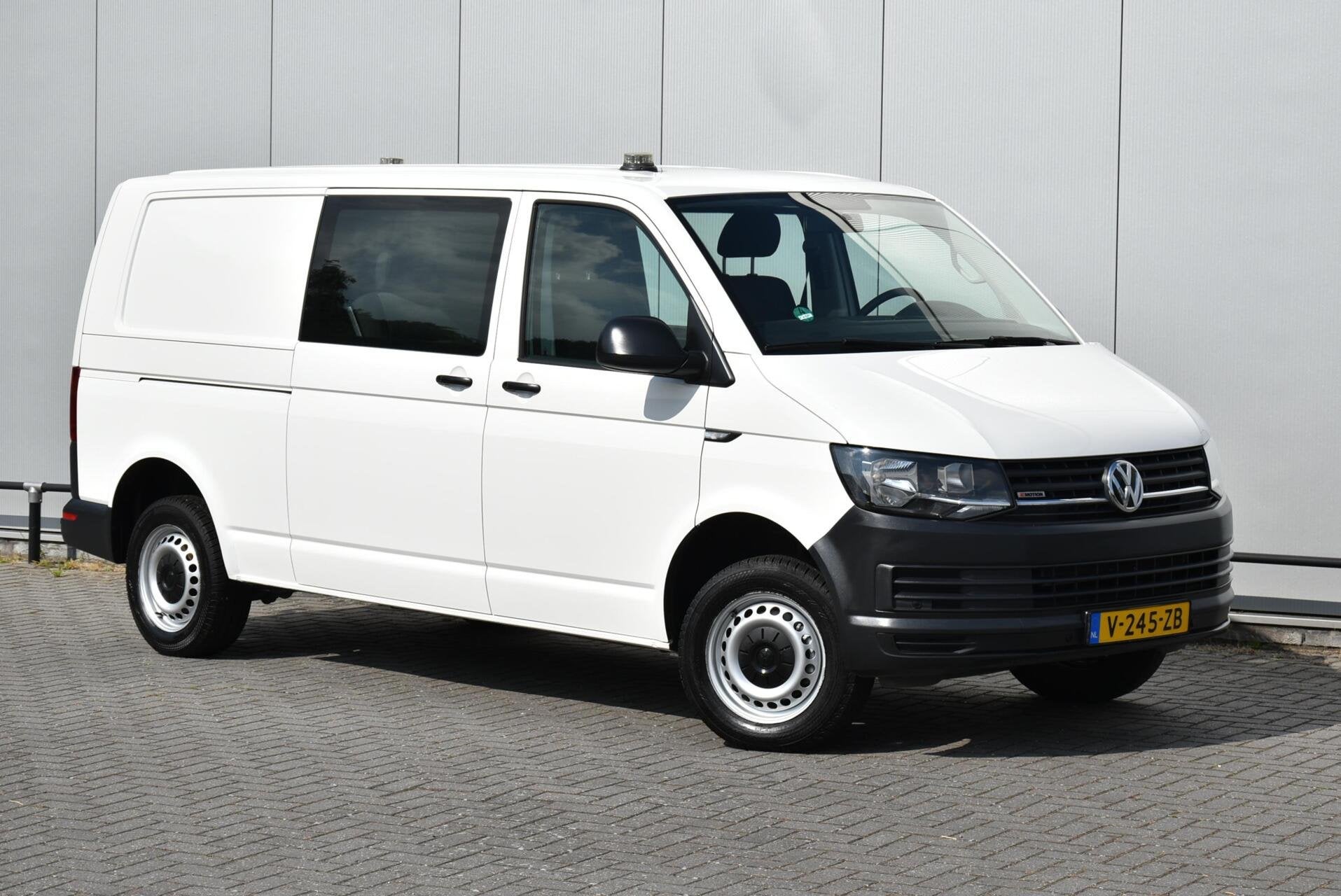 Volkswagen Transporter 2.0 TDI L2H1 DC 150 Pk 4Motion 5 Pers, Auto's, Stof, Gebruikt, 4 cilinders, 150 pk
