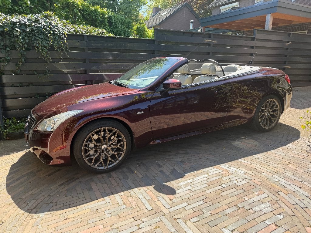 Infiniti G-serie 3.7 V6 235KW Cabrio GT AUT 2009 Rood, Auto's, 3696 cc, 1798 kg, Beige, Cabriolet