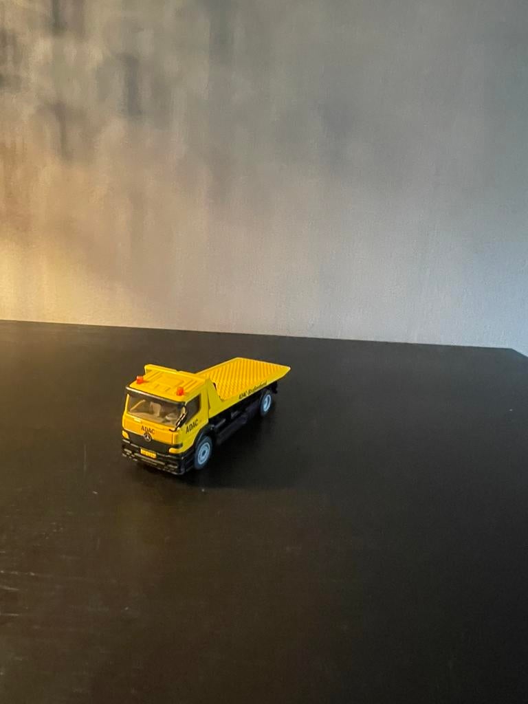 Siki mercedes adac & wiesmann gt, Hobby en Vrije tijd, Modelauto's | 1:43, Ophalen of Verzenden, Zo goed als nieuw, Auto