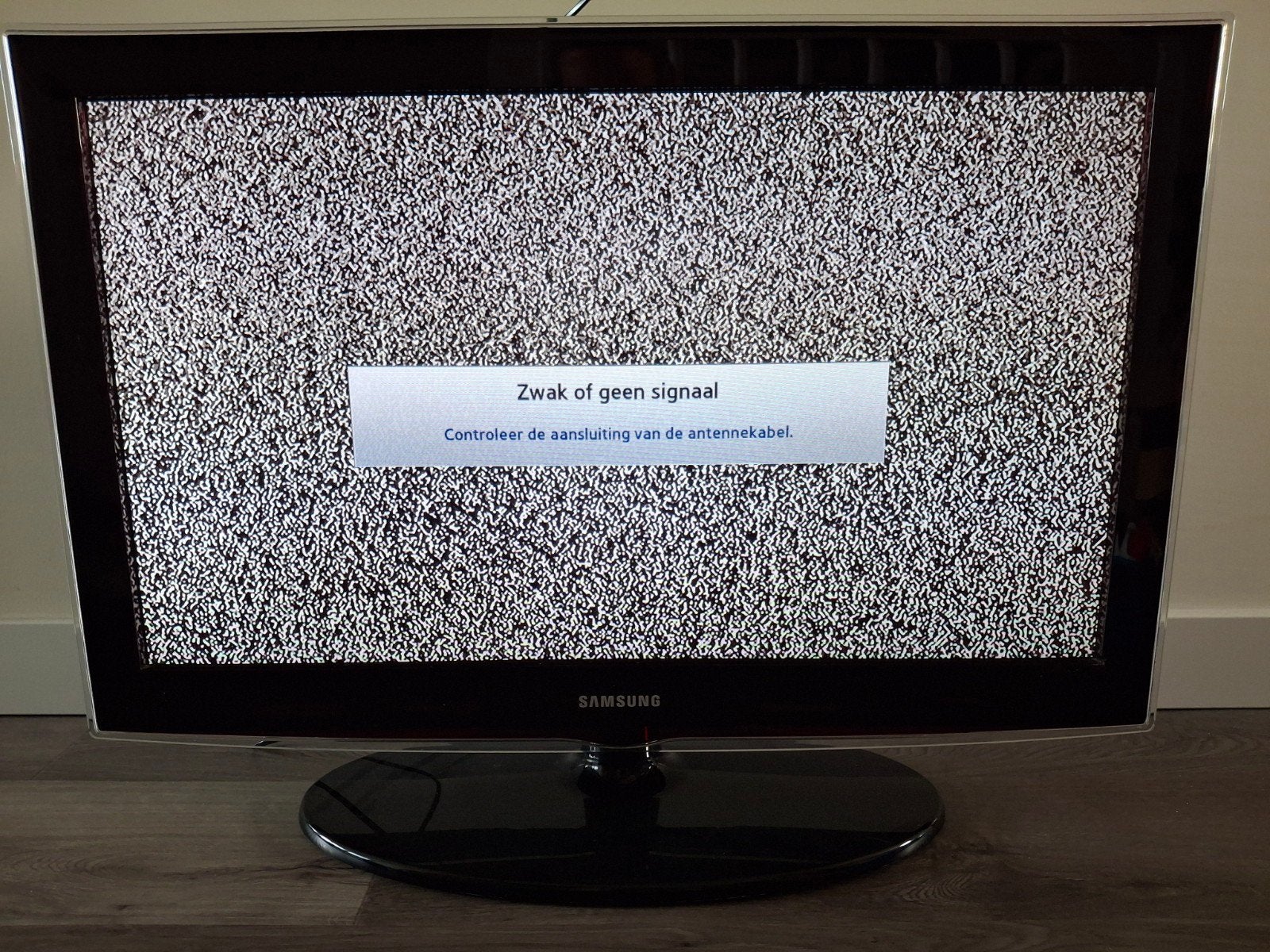 Samsung LE32D450 LCD TV - 32 inch HD Ready, Ophalen, Gebruikt, 50 Hz, 80 tot 100 cm