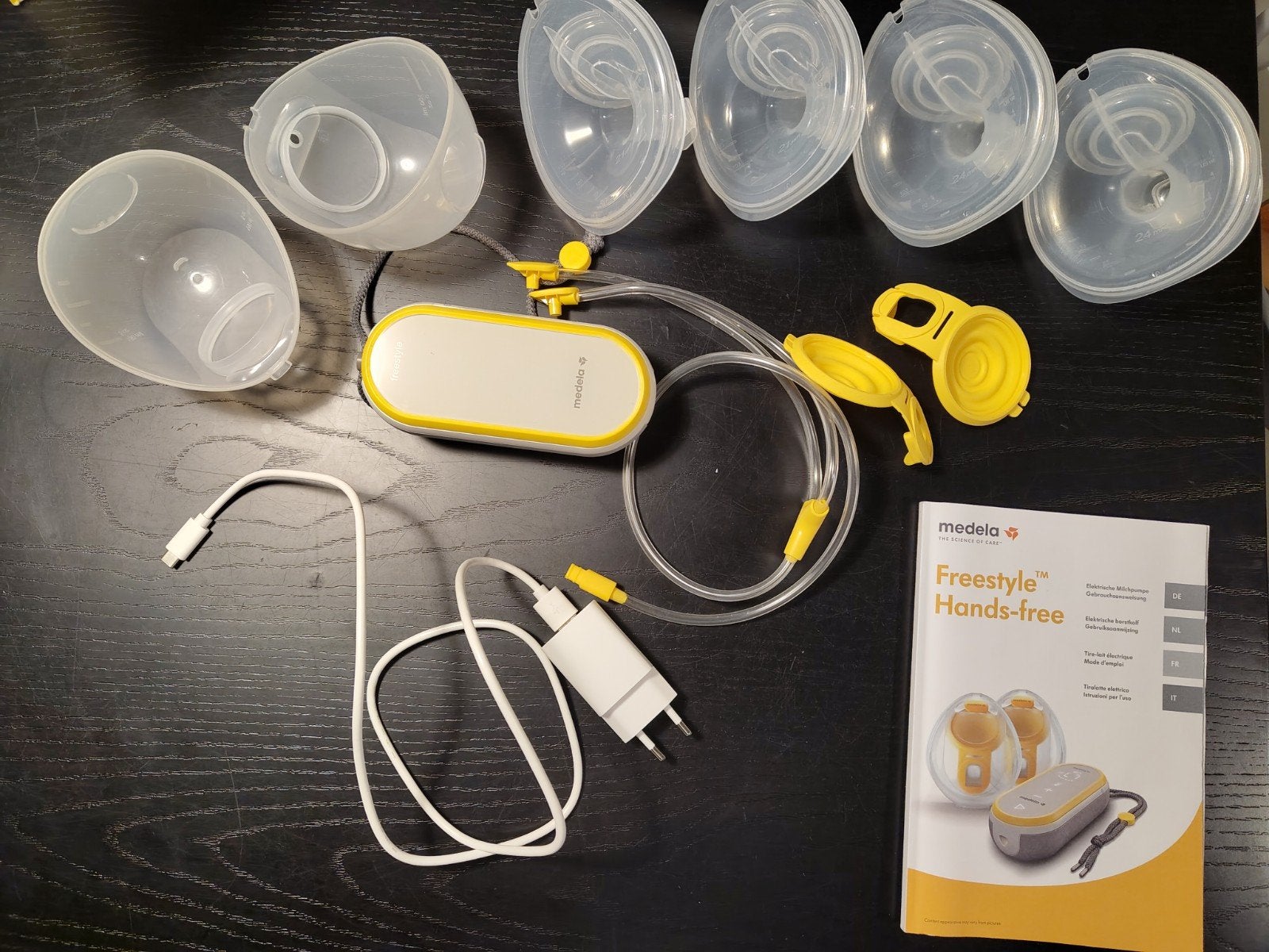 Medela Freestyle Hands-free borstkolf met bewaarzakjes, Kinderen en Baby's, Gebruikt, Medela, Borstkolf, Ophalen of Verzenden