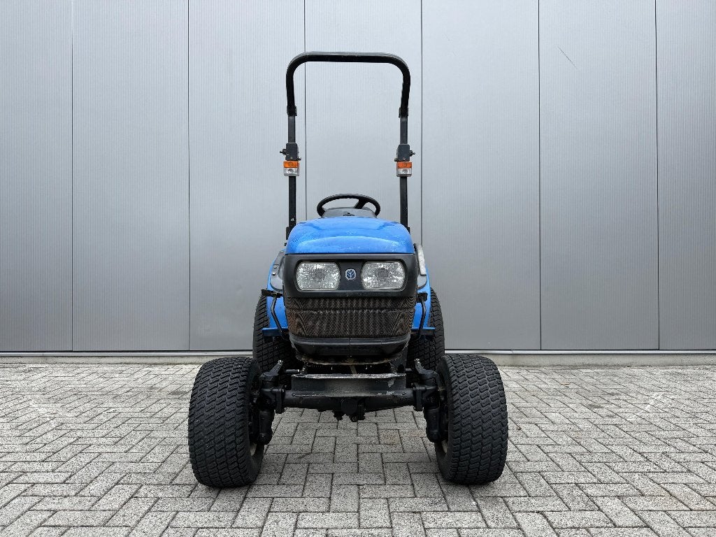 New Holland TC18D - 20PK - 4WD - Kenteken - Gazonbanden, Ophalen, Gebruikt, Tot 2500, Tot 80 Pk