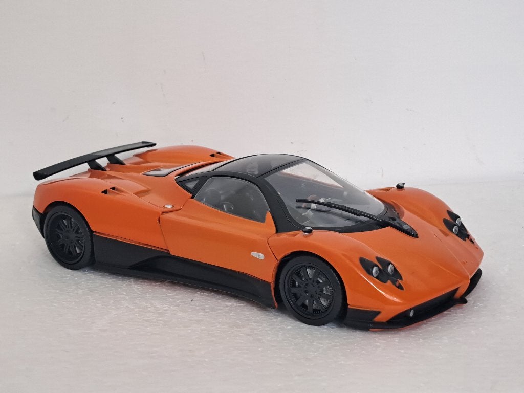 Pagani Zonda F 1/18 Oranje , zie adv, Ophalen of Verzenden, Auto, Overige merken