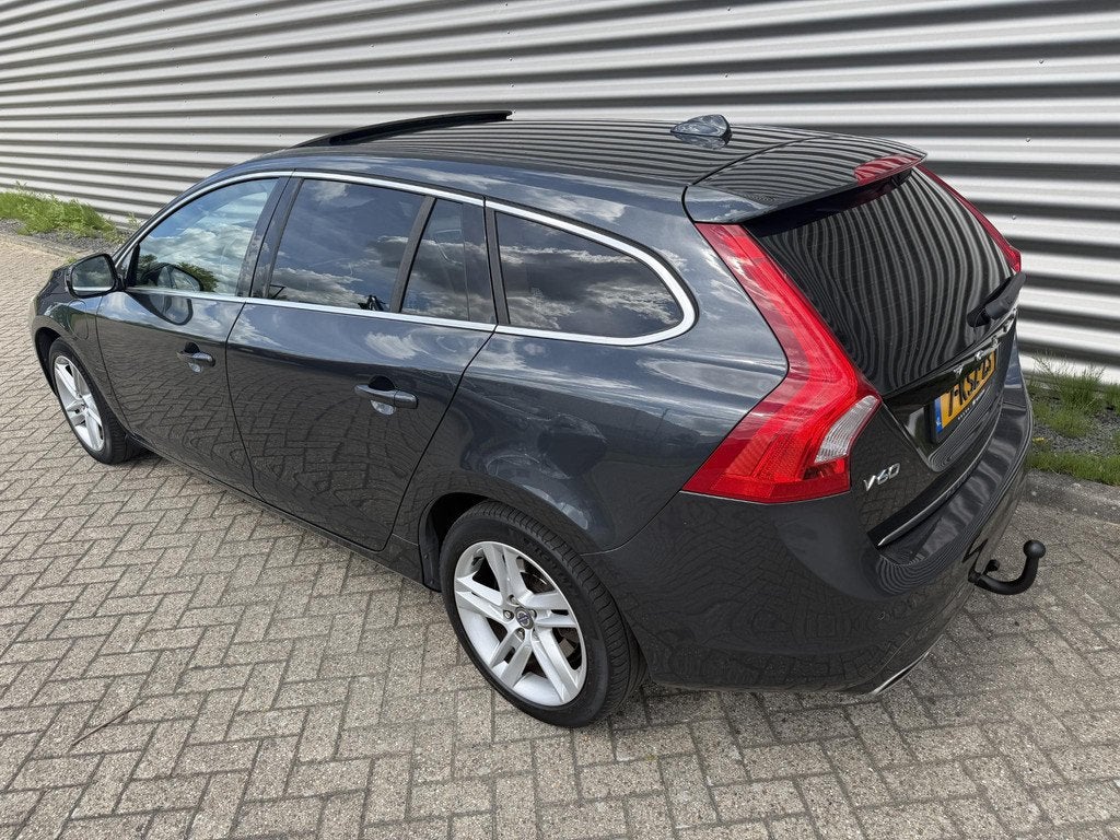 Volvo V60 2.4 D6 AWD Plug-In Hybrid Summum, Auto's, Automaat, Vierwielaandrijving, Automatische klimaatregeling, 11 kWh