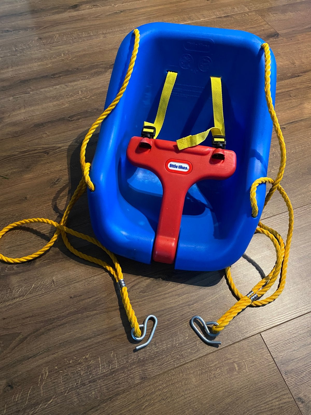 Little Tikes babyschommel - Blauw/Rood, Kinderen en Baby's, Speelgoed | Buiten | Speeltoestellen, Ophalen, Zo goed als nieuw, Schommel