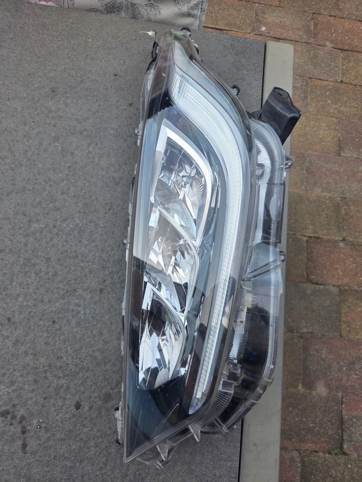 Toyota Yaris Full LED Koplamp - Klein Steuntje Mist, Auto-onderdelen, Verlichting, Ophalen of Verzenden, Toyota