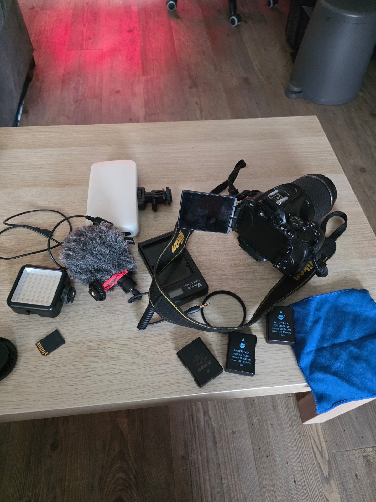 Nikon D5600 met Tamron 18-200mm lens - 68947 clicks, Gebruikt, Spiegelreflex, Ophalen of Verzenden, Geheugenkaart