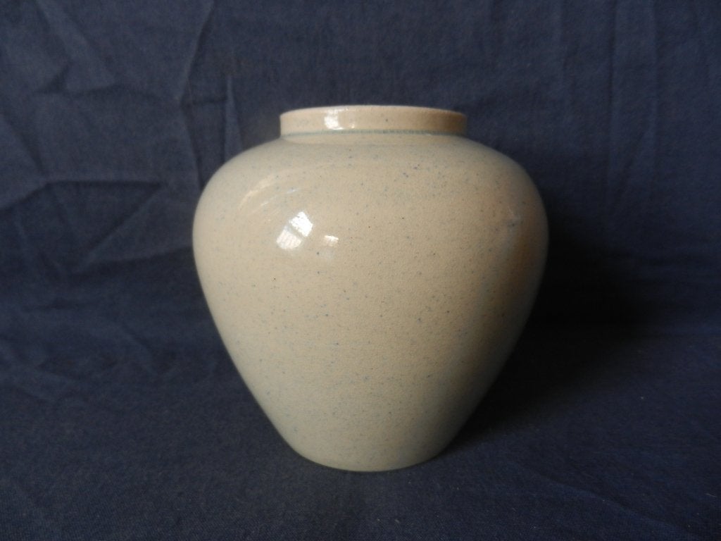 Beige gespikkeld geglazuurde vaas ADCO Groningen 9,8 cm 1025, Antiek en Kunst, Ophalen of Verzenden