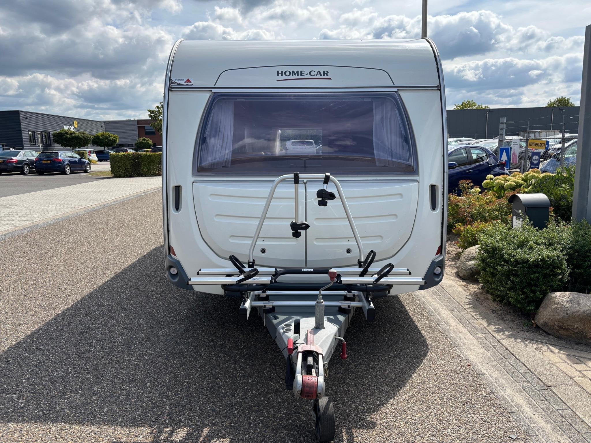Home-car 526h Racer 470 UE | 2 Enkele bedden | Volautomatisc, Home-car, Rondzit, 2 aparte bedden, 7 tot 8 meter