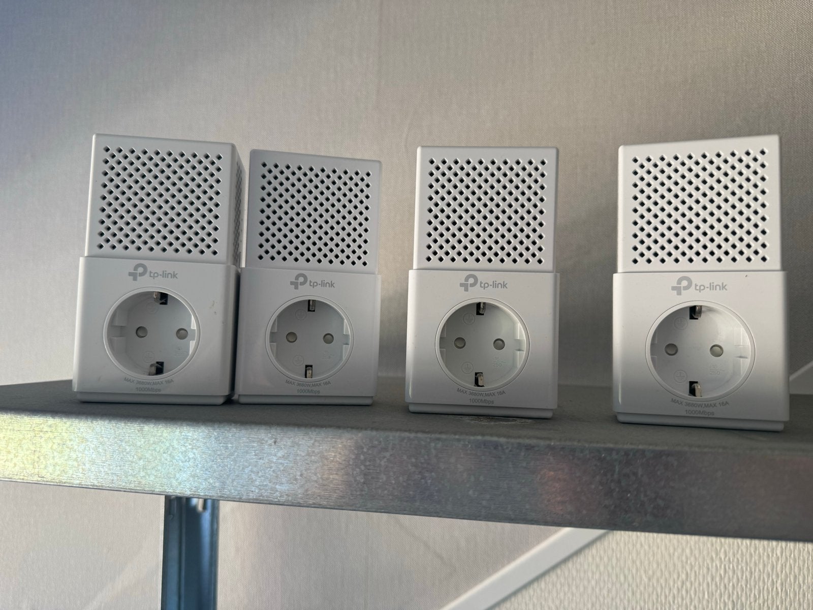 TP-Link Powerline Adapters (4 stuks) met stopcontact, Ophalen, Zo goed als nieuw