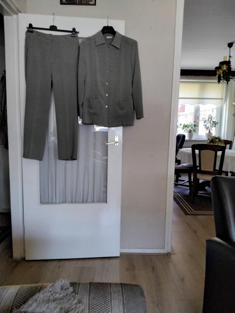 Damespak, Ophalen, Gedragen, Maat 38/40 (M)