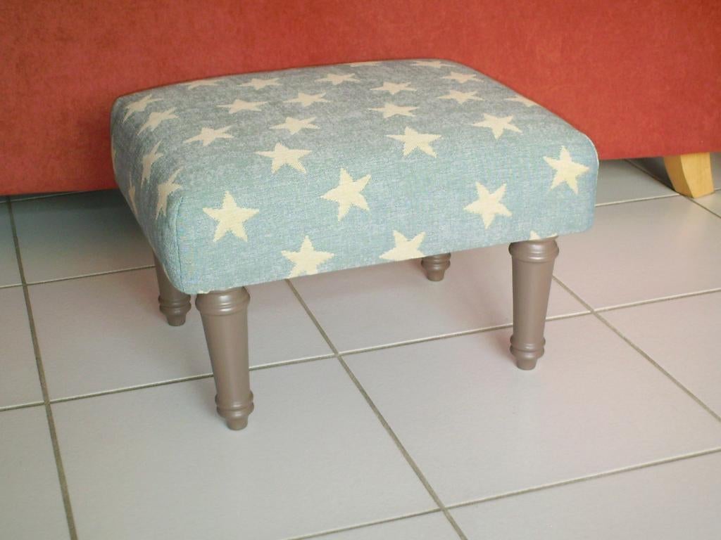 Footstool 37x45 - lichtblauw/stars - GRIJS 705 - NIEUW !!, Minder dan 50 cm, Nieuw, Minder dan 50 cm, Ophalen of Verzenden
