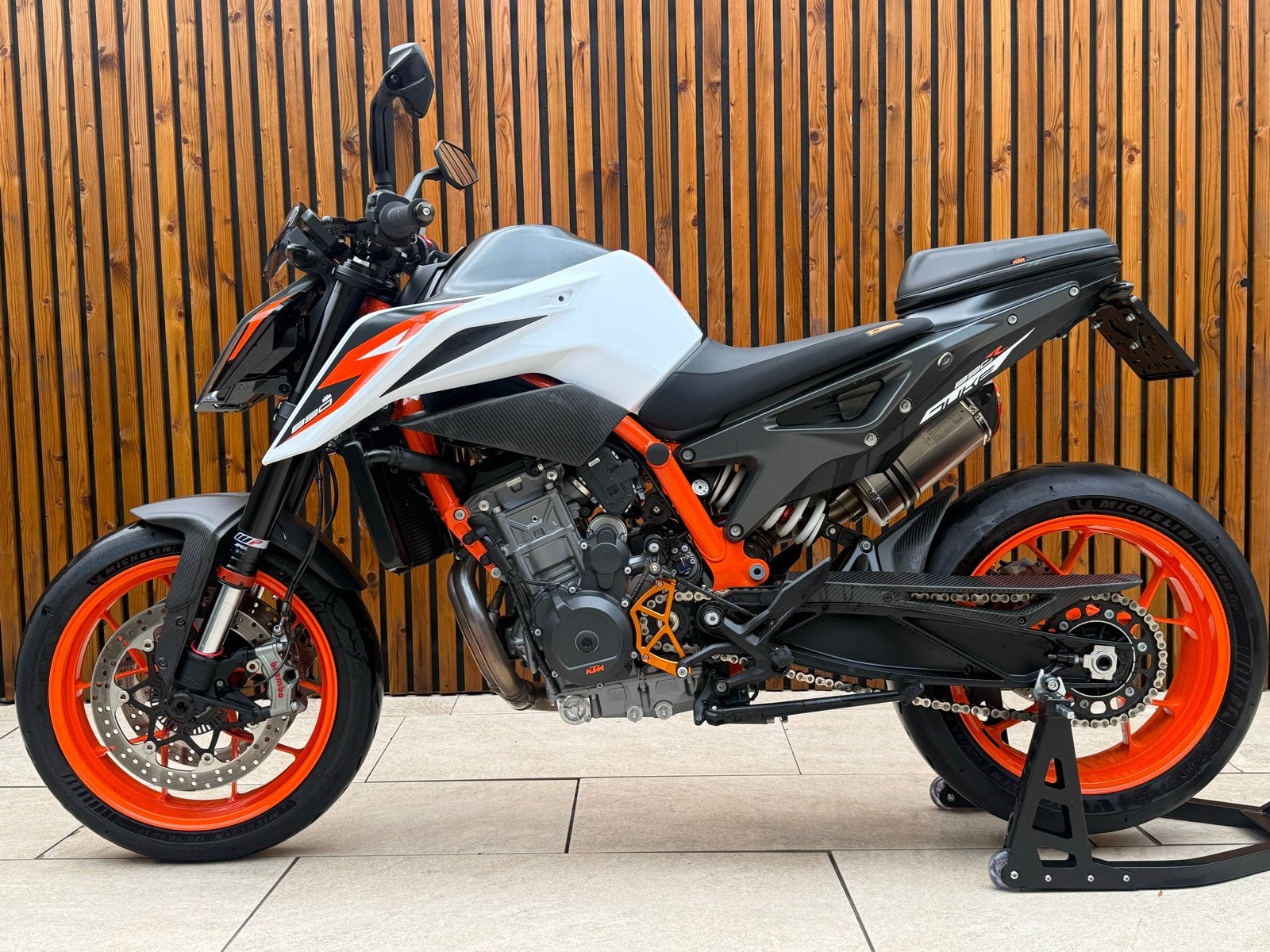 KTM 890 Duke R 2022 | 4.805 km | Zeer compleet, 2 cilinders, 890 cc, Motorrijbewijs A, Gebruikt