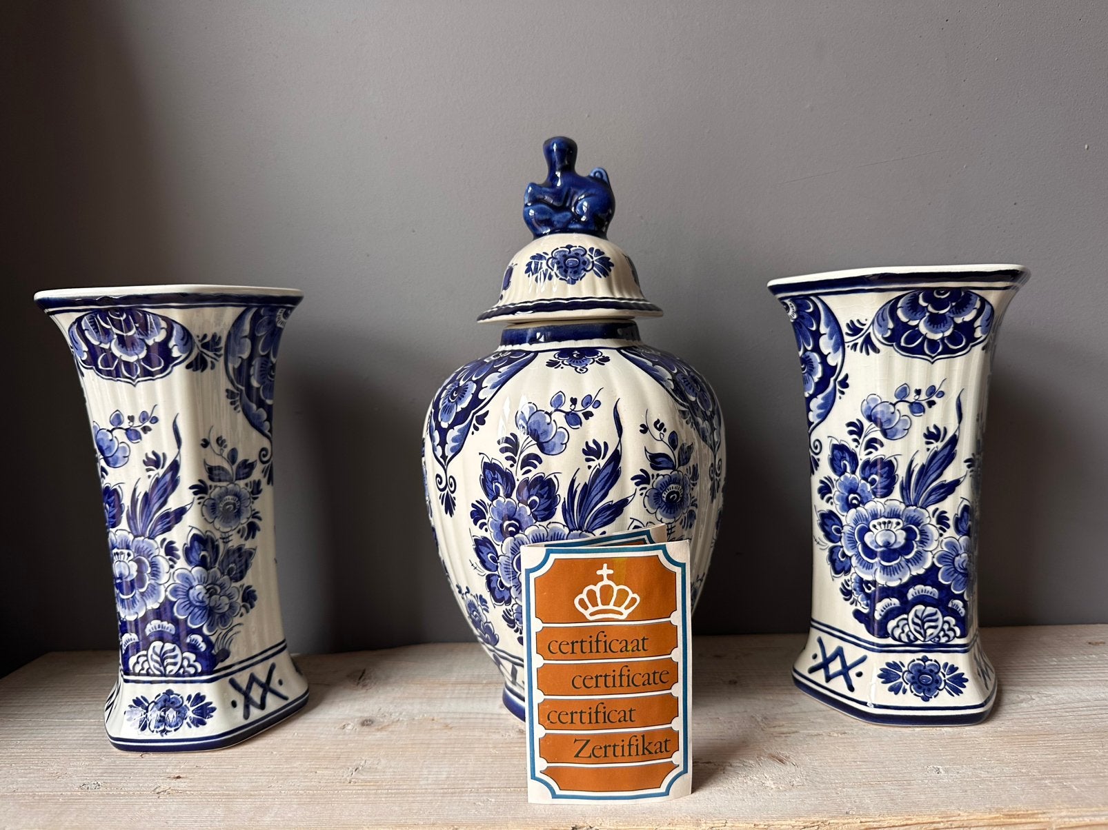 Drie delig Delfts Blauw kaststel incl. certificaat, Antiek en Kunst, Antiek | Vazen, Ophalen of Verzenden