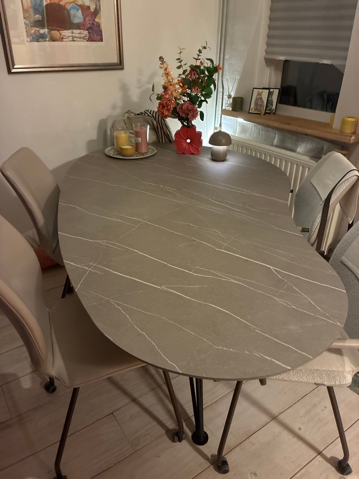 Bree s new world Cloudy eettafel met marmerlook blad, Huis en Inrichting, Ophalen, Kunststof, 50 tot 100 cm, Zo goed als nieuw