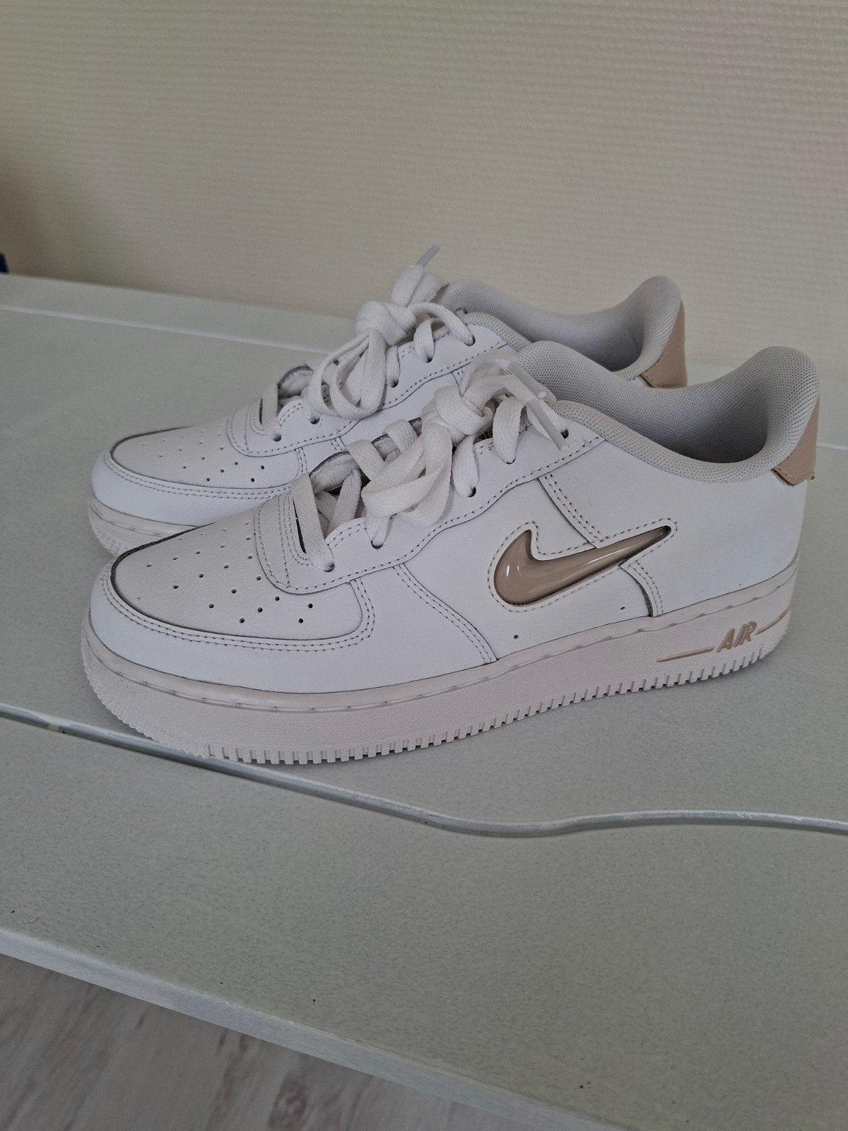 Nike air schoenen nieuw, Wit, Nike, Nieuw, Ophalen of Verzenden