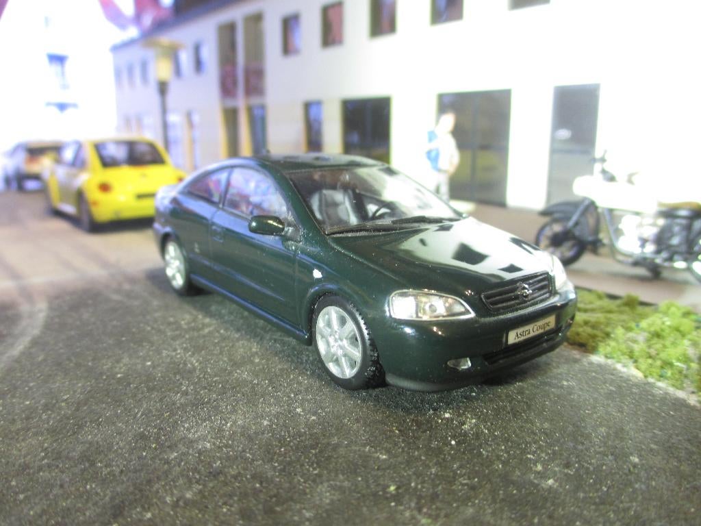 1/43 Opel Astra G Bertone Coupé - Minichamps donker-groen, Ophalen of Verzenden, Gebruikt, Auto, MiniChamps