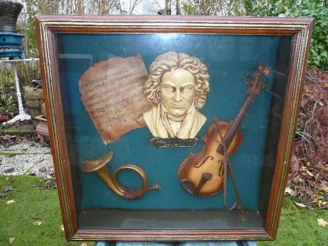Vitrinekast met Ludwig van Beethoven, Ophalen