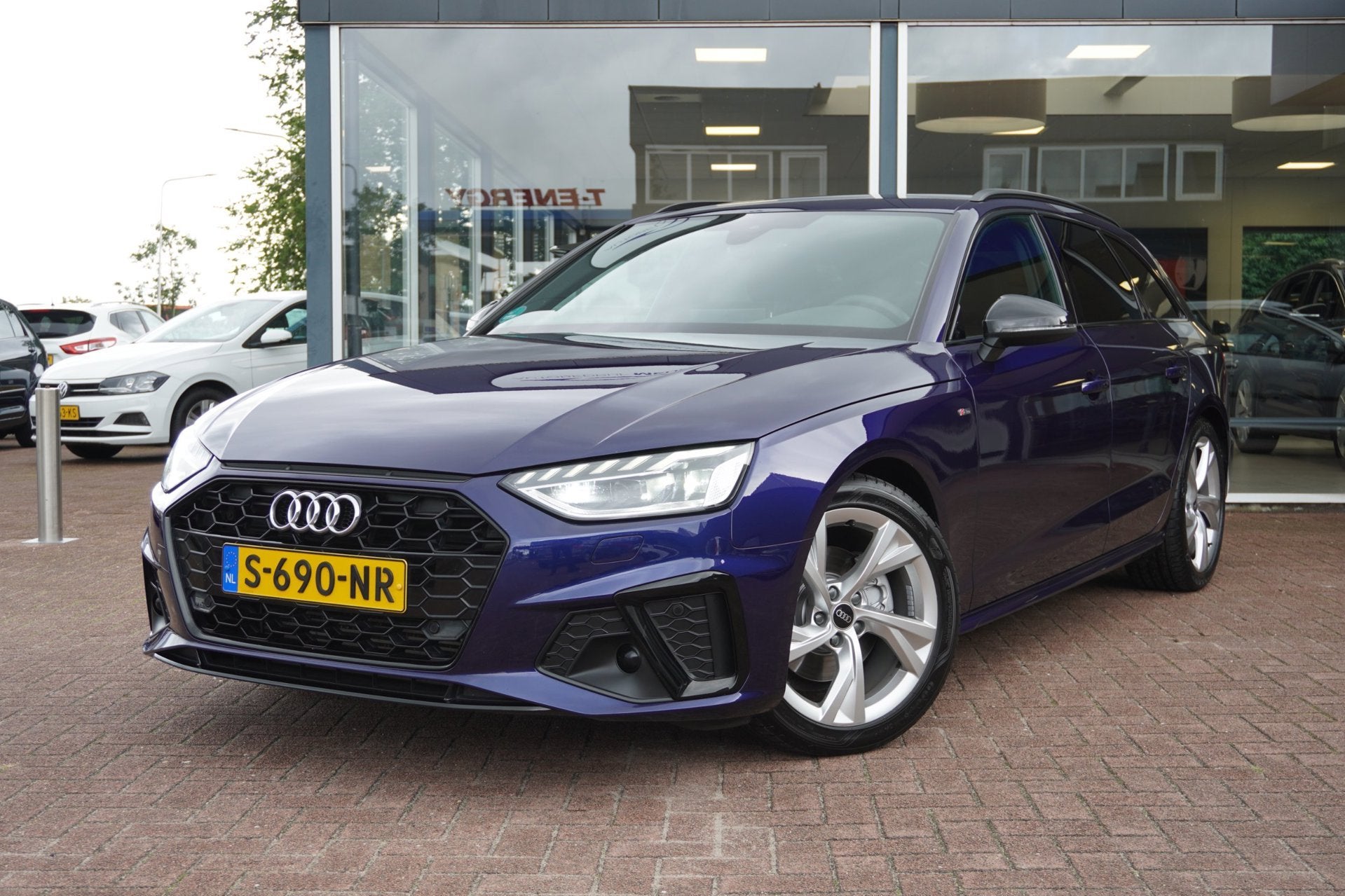 Audi A4 Avant 35 TFSI S edition Automaat | Navigatie | CarPl, Auto's, Dealer onderhouden, Gebruikt, Euro 6, 4 cilinders