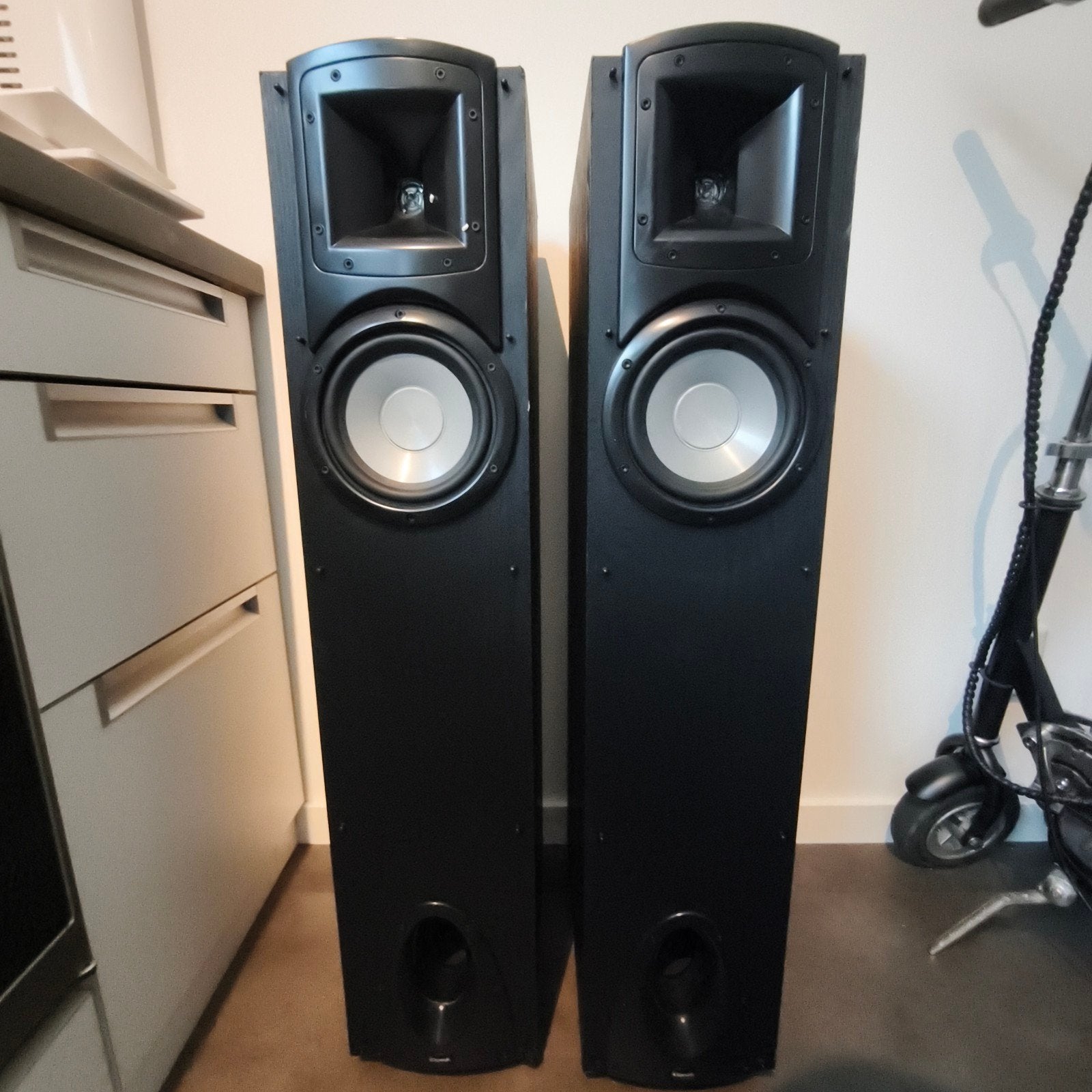 Klipsch F10 vloerstaande luidsprekers met spikes, Audio, Tv en Foto, Luidsprekers, Vloerstaande luidspreker, Gebruikt, Inclusief standaarden