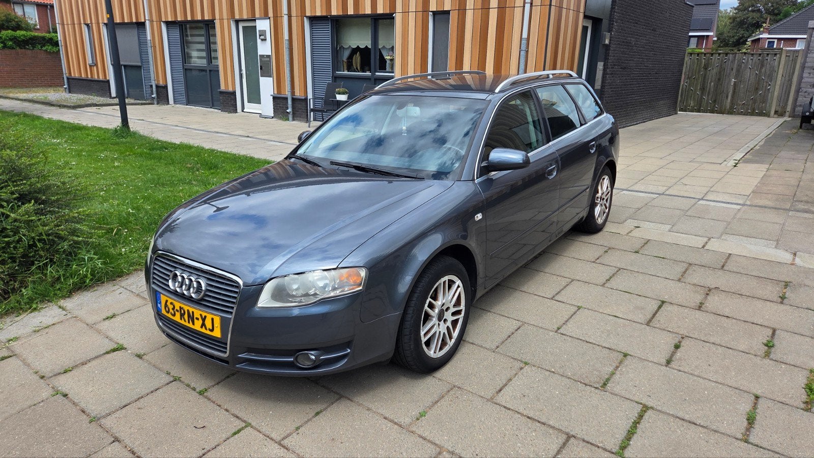 Audi A4 2.0 96KW Avant 2005 Grijs, Auto's, Voorwielaandrijving, 730 kg, 4 cilinders, 1984 cc